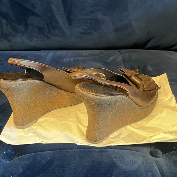 Brown bow tie wedges - Picture 4 of 5